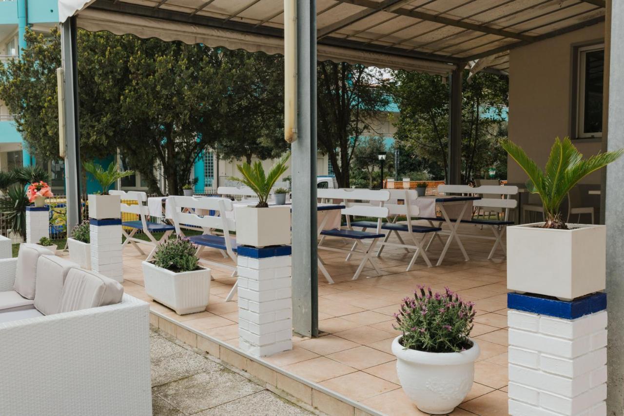 Hotel Villa Franca Lignano Sabbiadoro Exterior foto