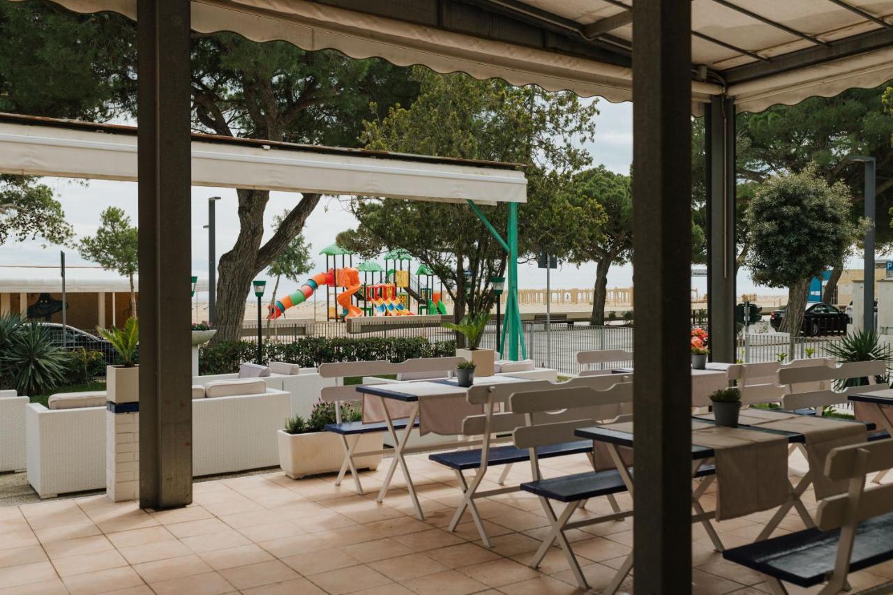 Hotel Villa Franca Lignano Sabbiadoro Exterior foto