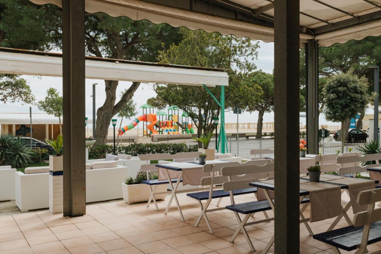 Hotel Villa Franca Lignano Sabbiadoro Exterior foto